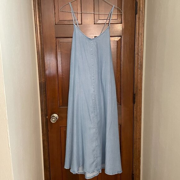 Size Large H&M chambray denim maxi dress - Picture 1 of 10
